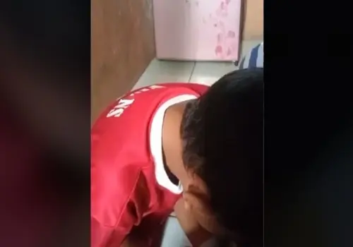 Begitu Ngefansnya, Bocah Berjersey Timnas Ini Menangis Sampai Histeris Mengetahui Shin Tae-Yong Dipecat Lagi Viral